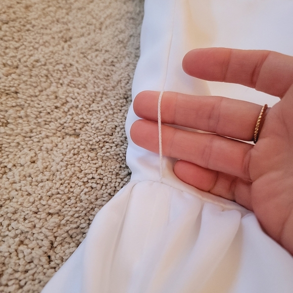 Elegant White Sleeveless Dress 10 - Picture 9 of 12